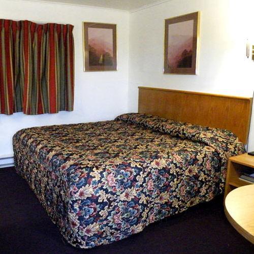 Economy Inn Cadillac Quarto foto